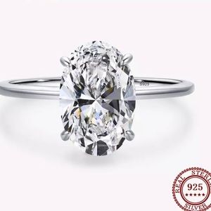 925 Sterling Silver Oval Cz ring